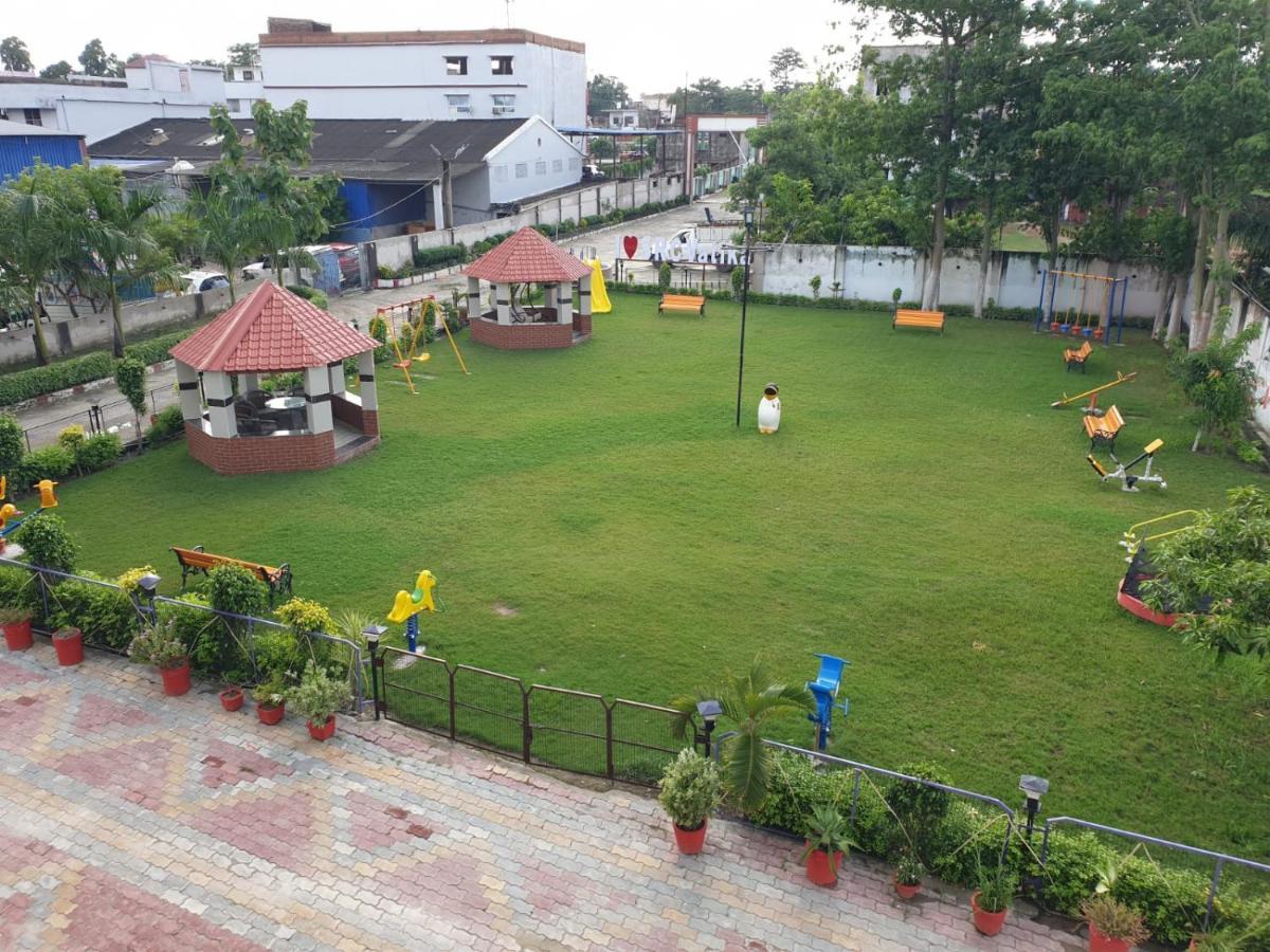 Отель Shree R.C.Vatika Motihari Экстерьер фото